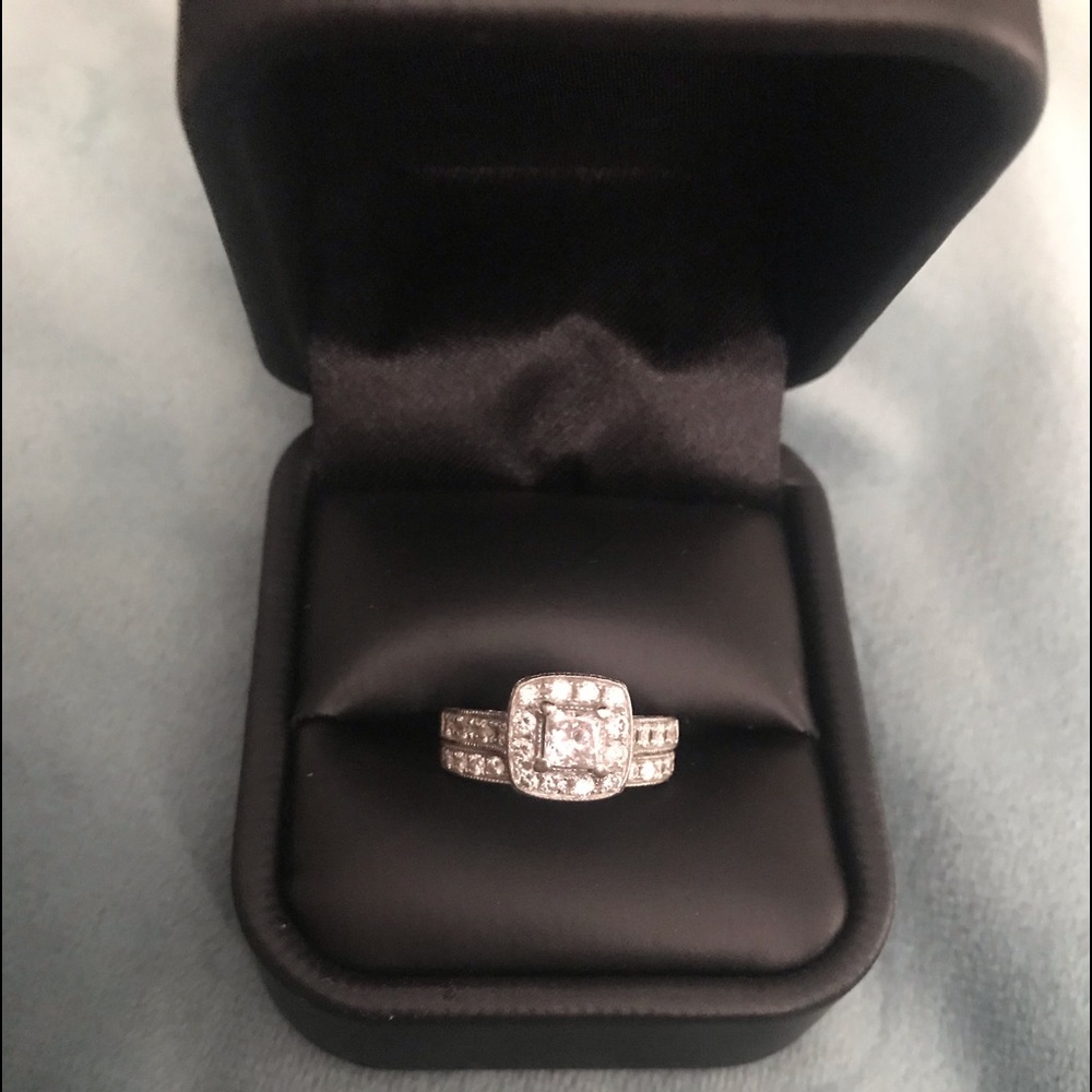 Engagement ring with band